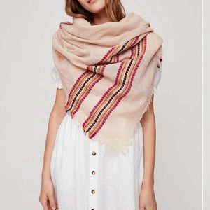 Brand New Aritzia Wilfred Blanket Scarf